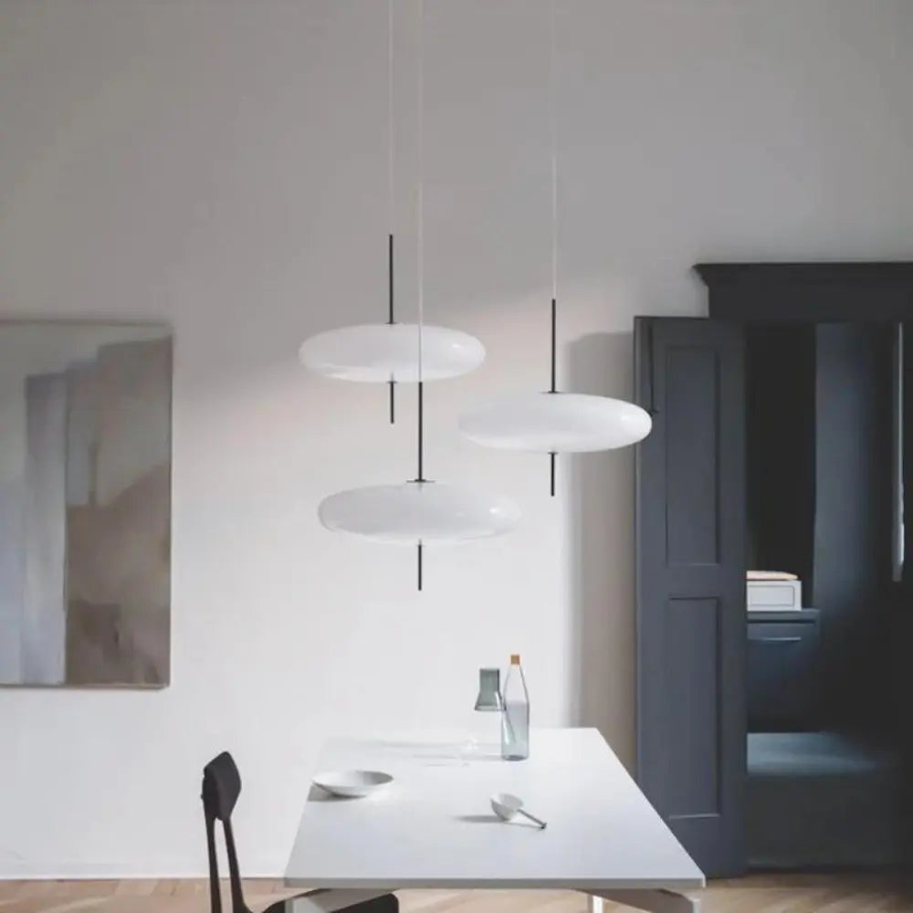 L'Ovale Élégant - Modern Oval Pendant Lamp with Sleek Elegance SEPHIRA