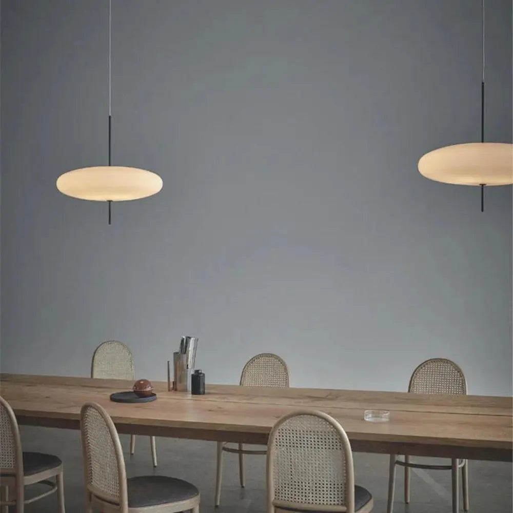 L'Ovale Élégant - Modern Oval Pendant Lamp with Sleek Elegance SEPHIRA