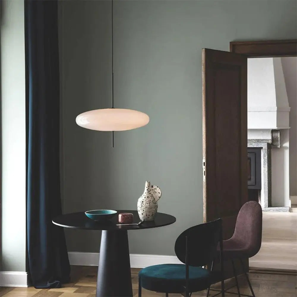 L'Ovale Élégant - Modern Oval Pendant Lamp with Sleek Elegance SEPHIRA